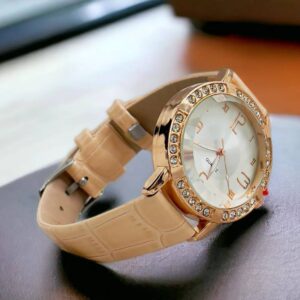 Beige wrist watch - Image 1