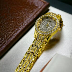 Rhinestone decor quartz watch - Image 1