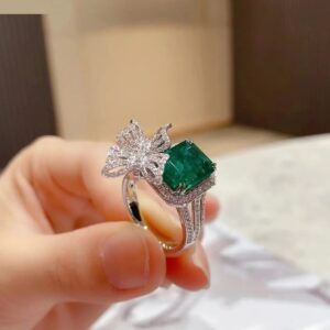Greenish butterfly ring - Image 1