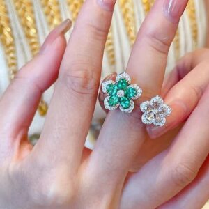 Emerald white flower ring - Image 1