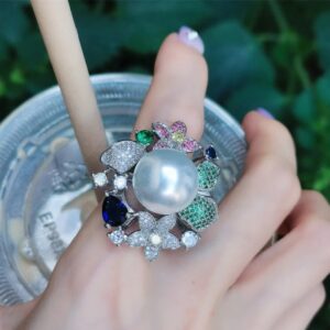 Multi pearl flower ring - Image 1