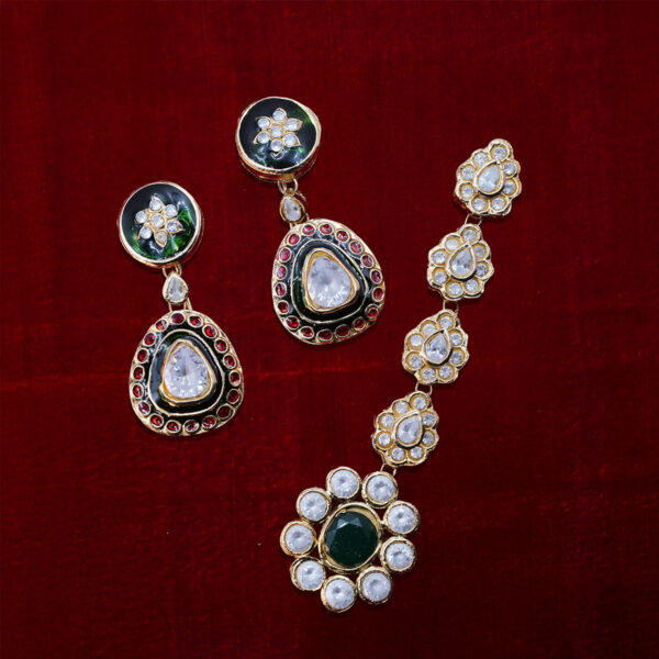 Viral kundan earrings and bindia