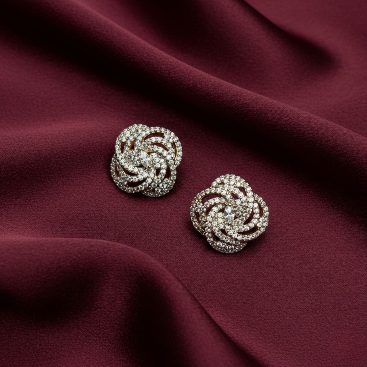 Pila Ear Studs Silver