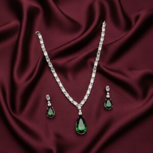 Spes Necklace Earrings Green Stones pair